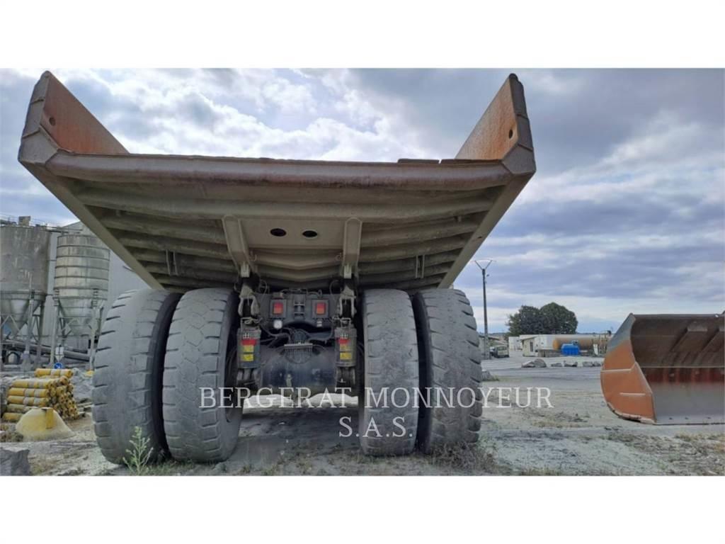 CAT 777F ساحبات مفصلية