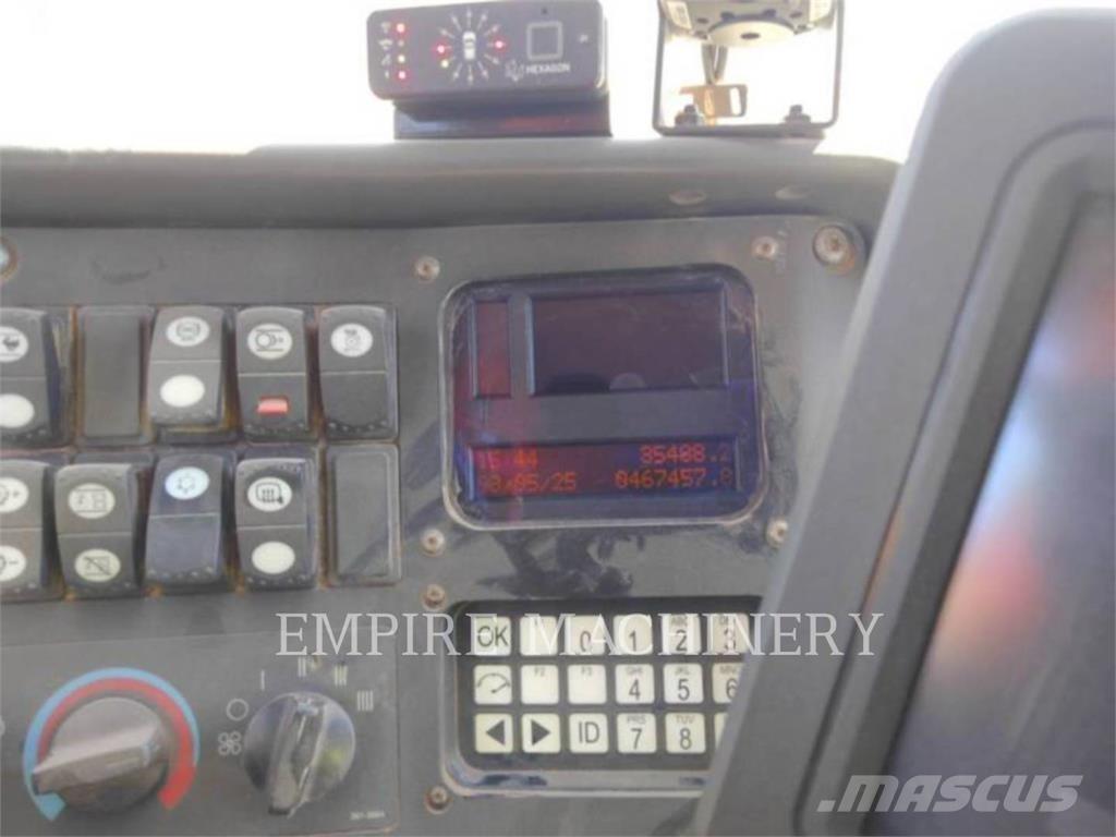 CAT 789D ساحبات مفصلية