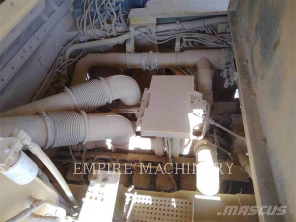 CAT 789D ساحبات مفصلية