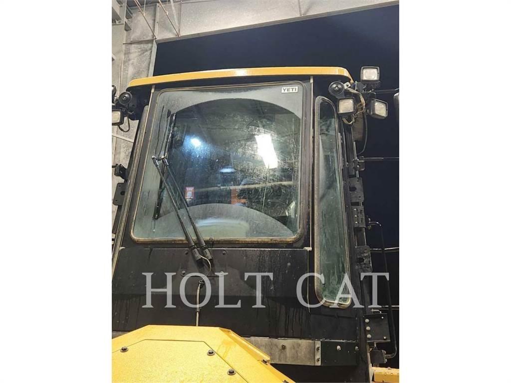 CAT 815 ضاغطات التربة