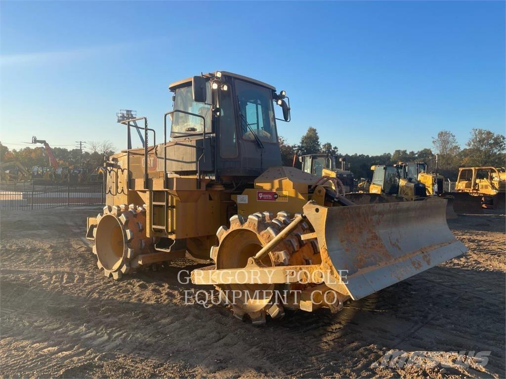 CAT 815-11 ضاغطات التربة