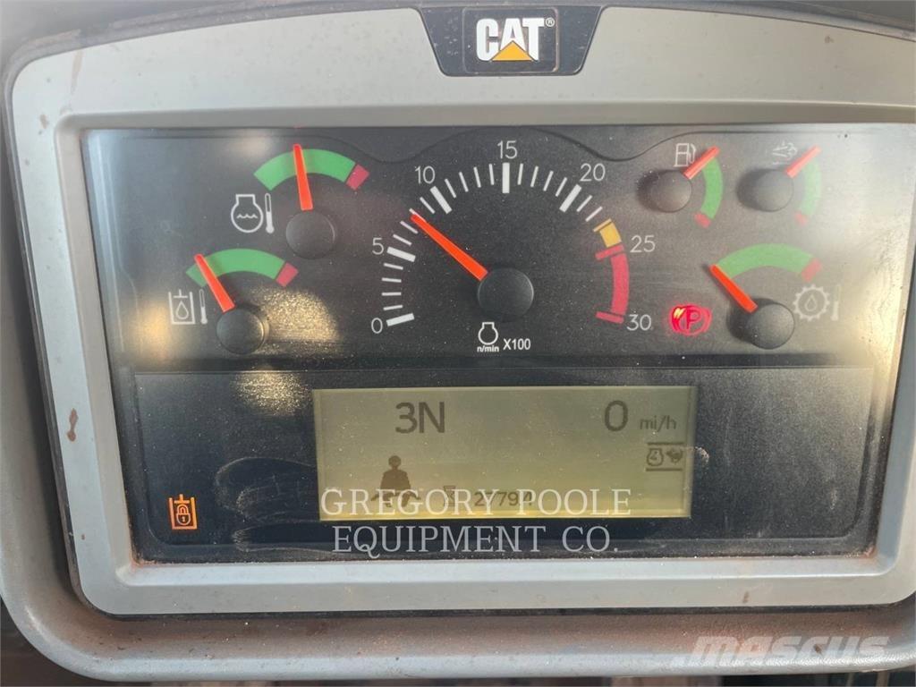 CAT 815-11 ضاغطات التربة