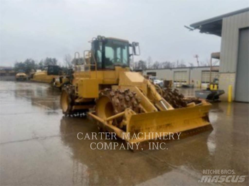 CAT 815F بلدوزرات بعجلات