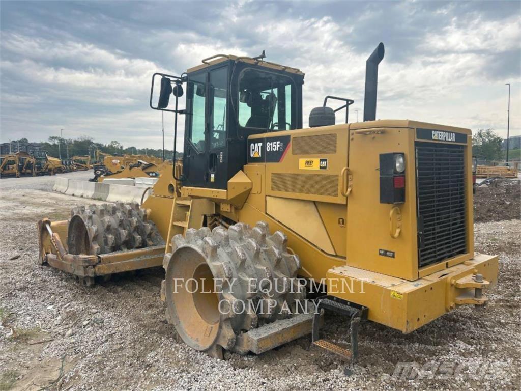 CAT 815F2 ضاغطات التربة
