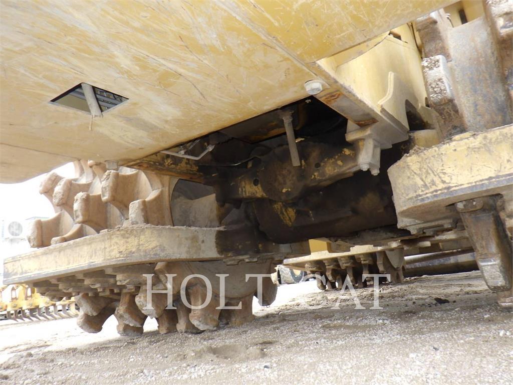 CAT 815FII ضاغطات التربة