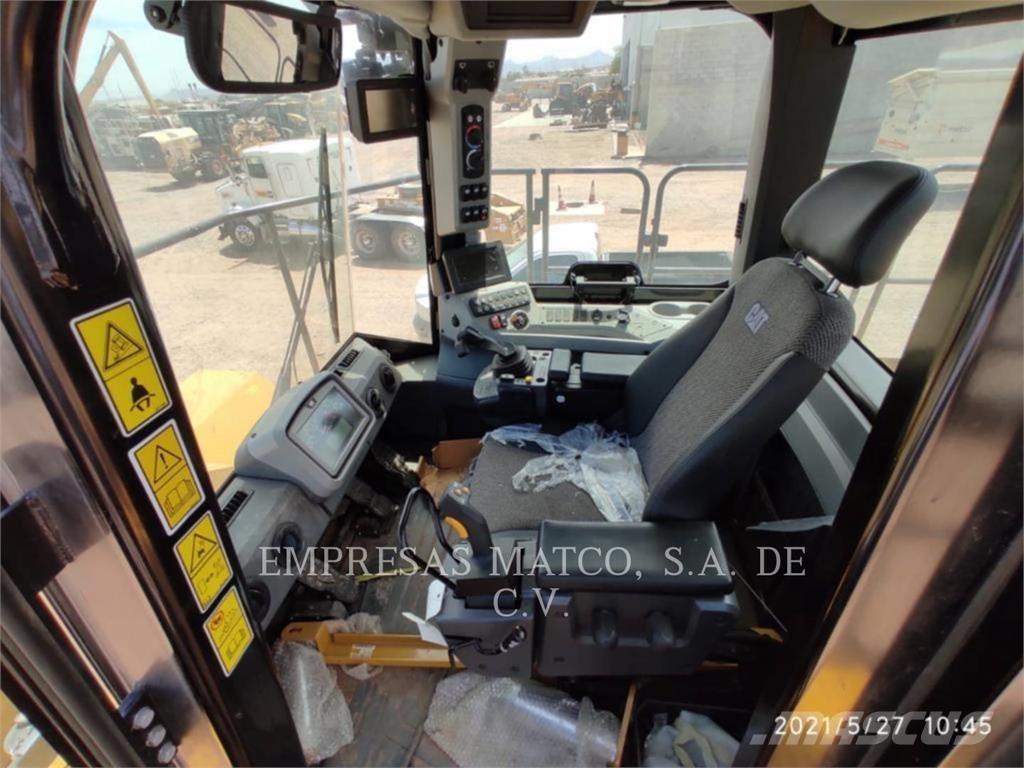 CAT 834KLRC بلدوزرات بعجلات