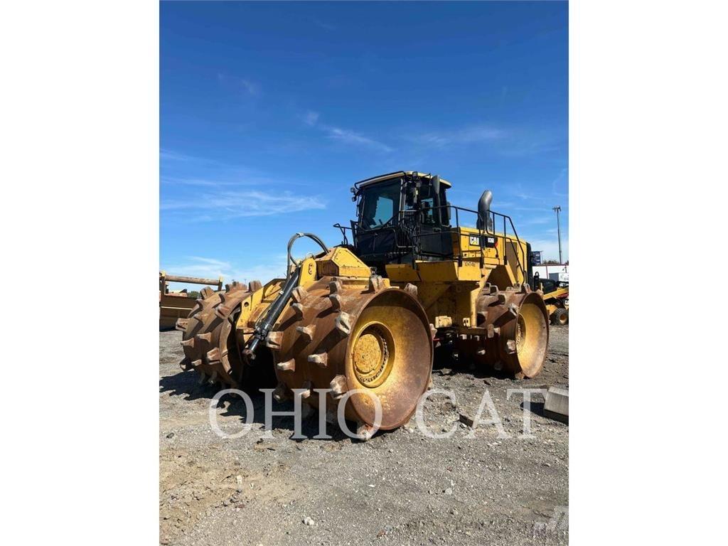 CAT 836K بلدوزرات بعجلات