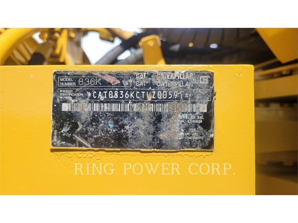 CAT 836K ضاغطات التربة