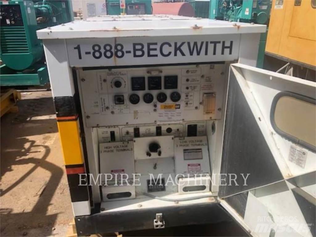 CAT 88KW مولدات ديزل