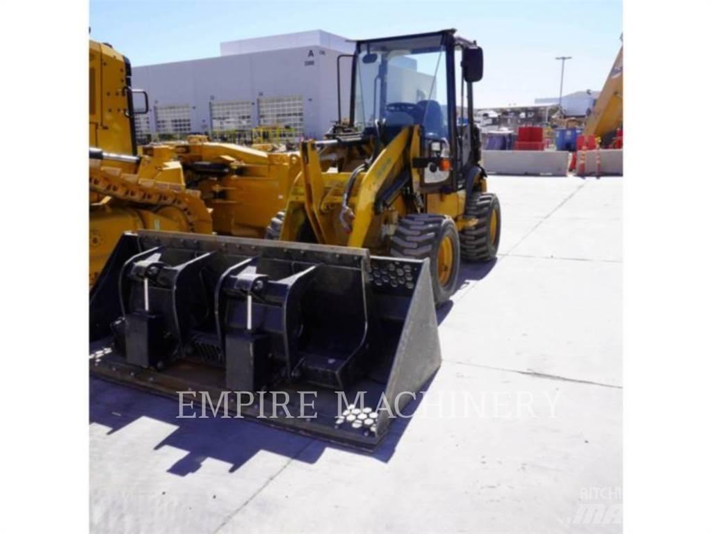 CAT 903 لوادر بعجل