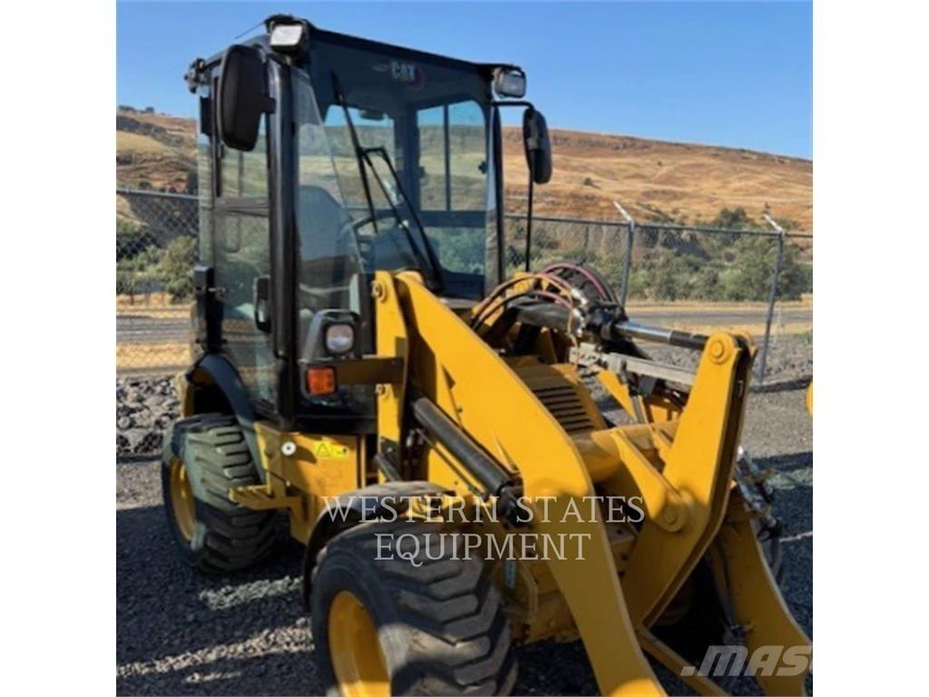 CAT 903 لوادر بعجل