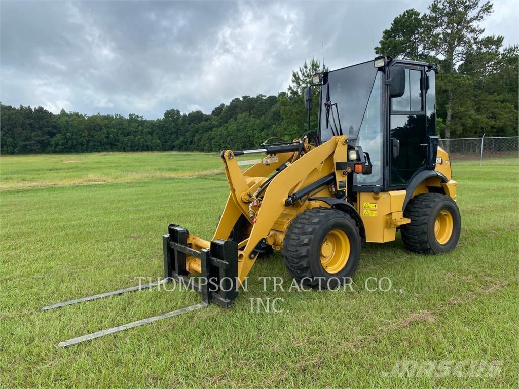 CAT 903 D لوادر بعجل