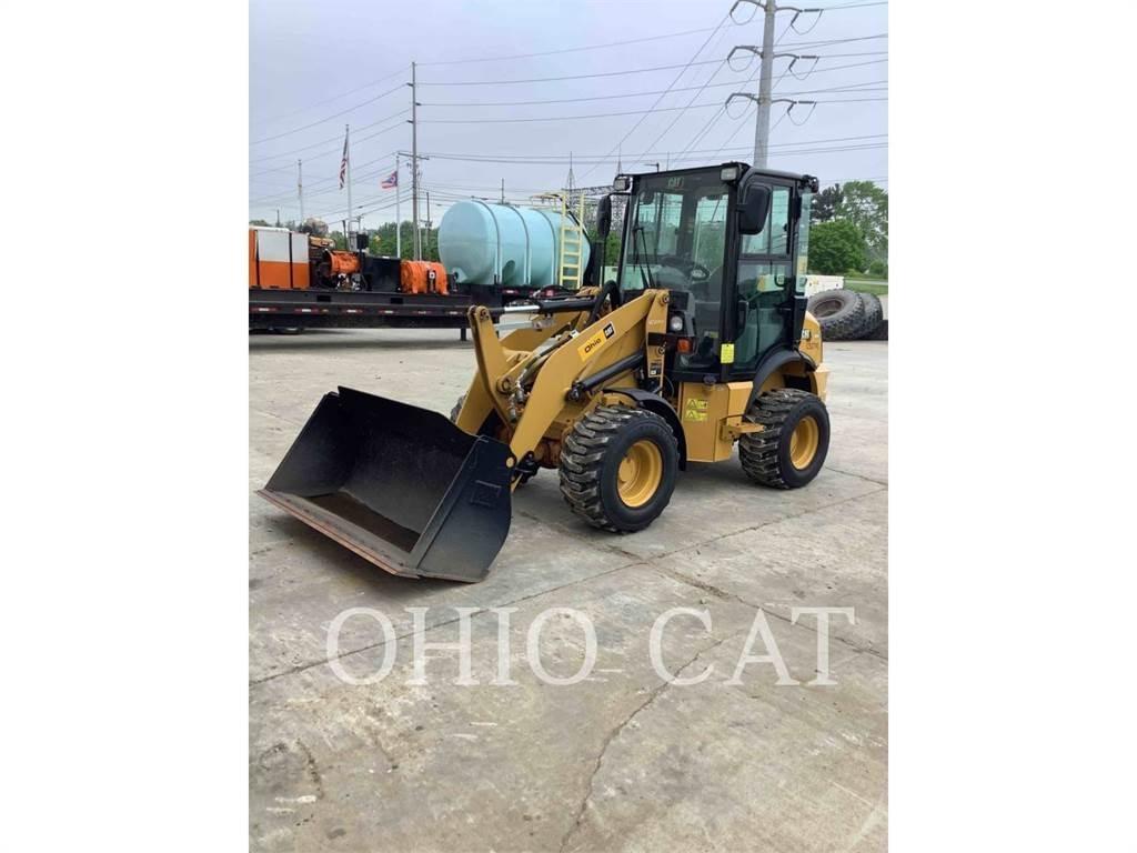 CAT 903D لوادر بعجل