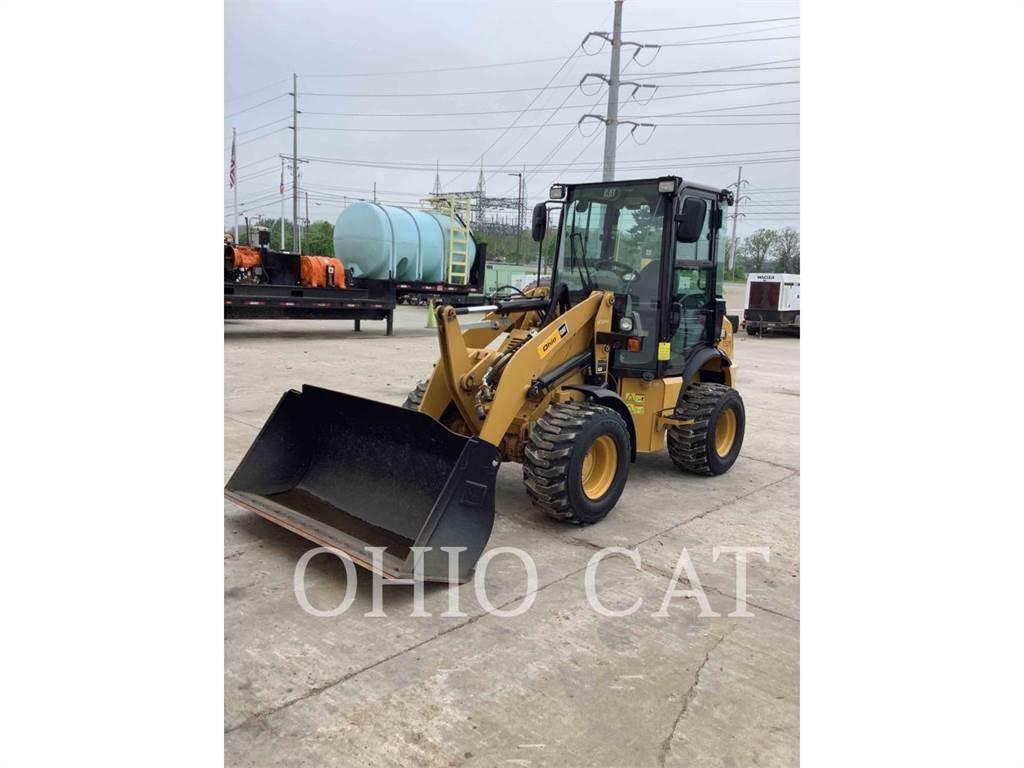 CAT 903D لوادر بعجل