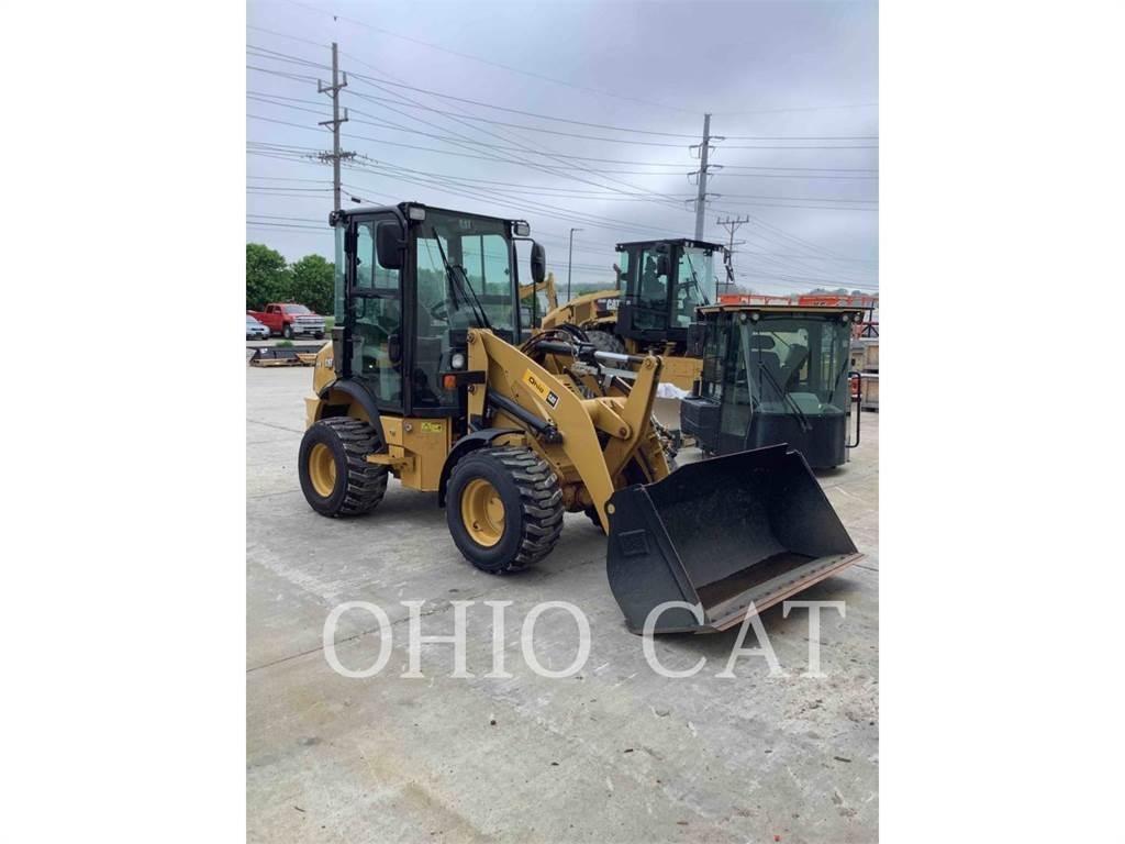 CAT 903D لوادر بعجل