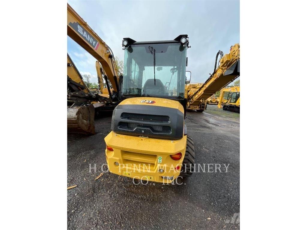 CAT 903D لوادر بعجل