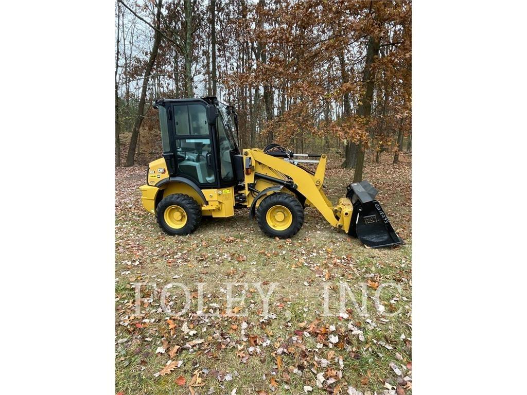 CAT 903D لوادر بعجل