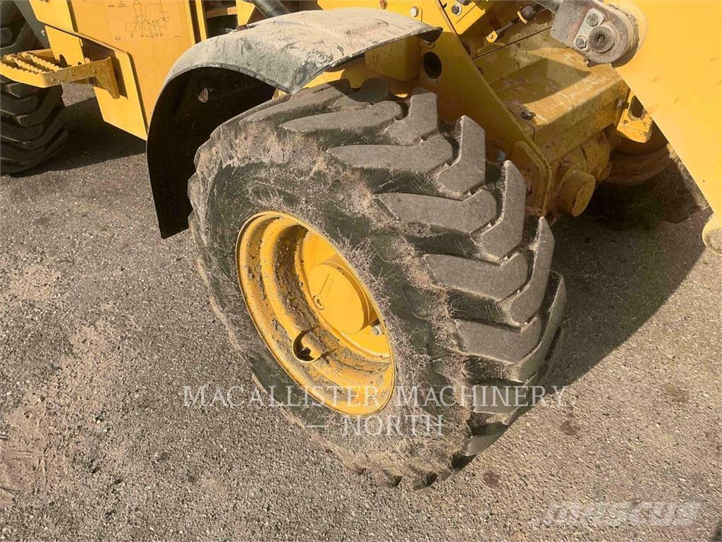 CAT 903D HARW لوادر بعجل