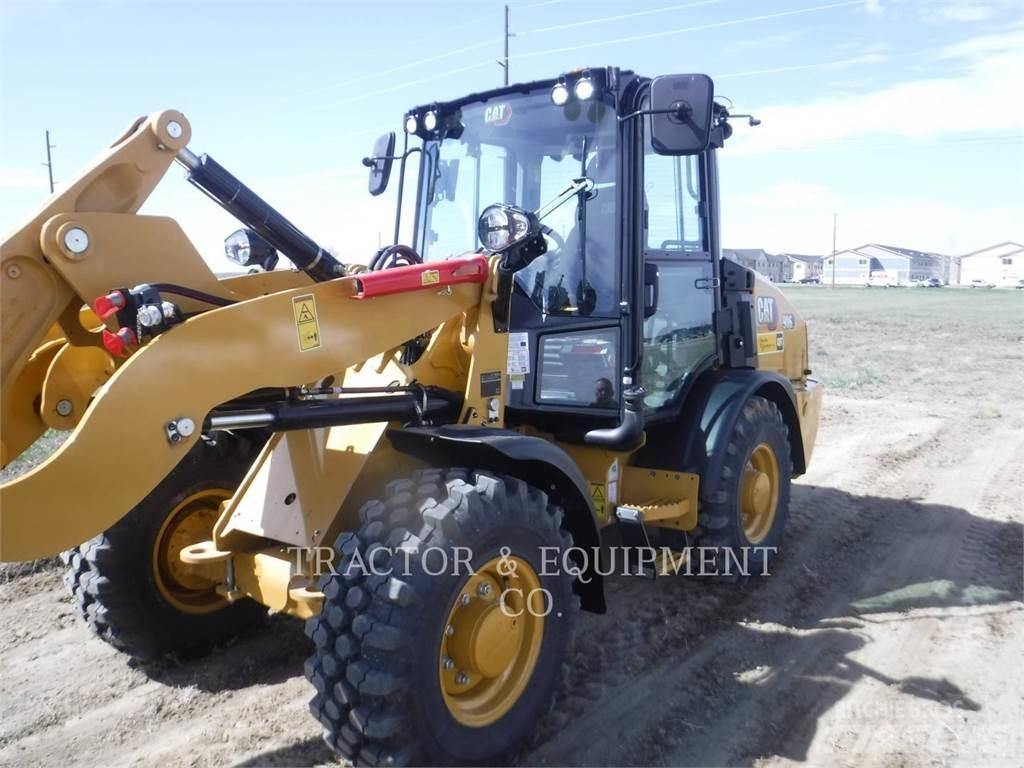 CAT 906 لوادر بعجل