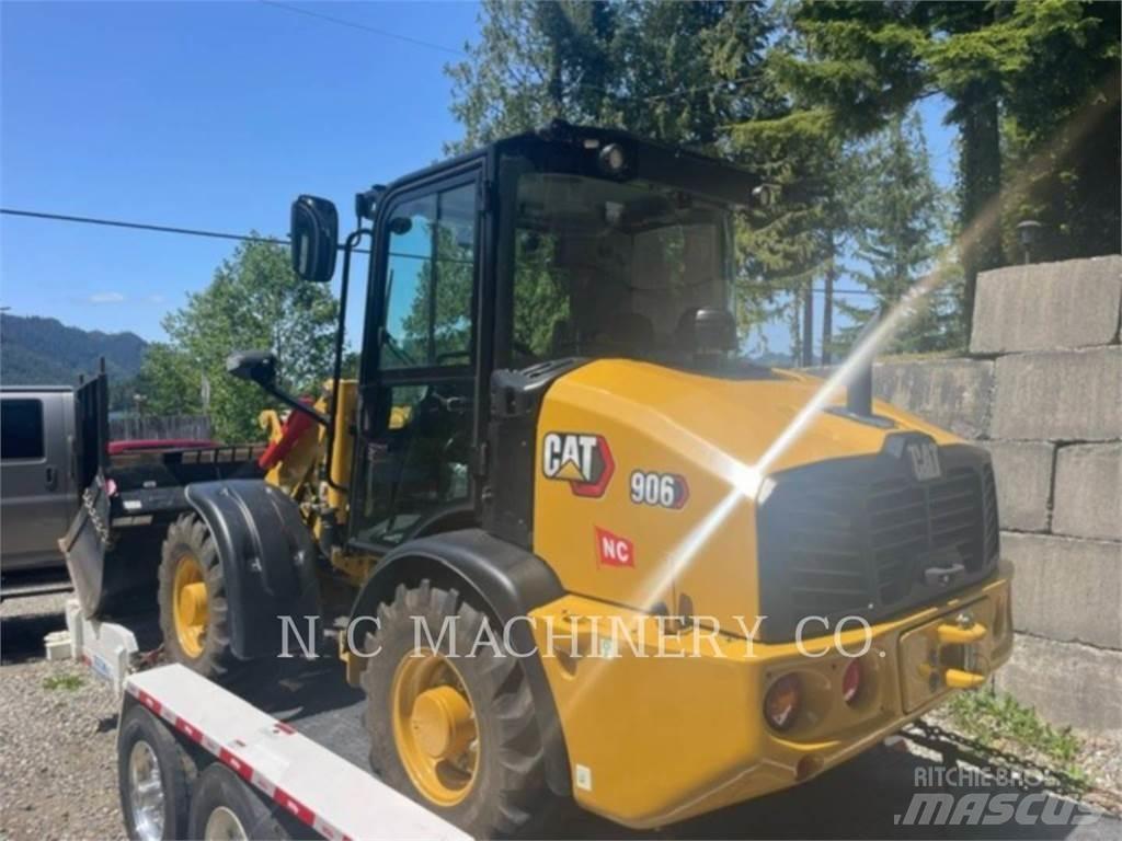 CAT 906 لوادر بعجل