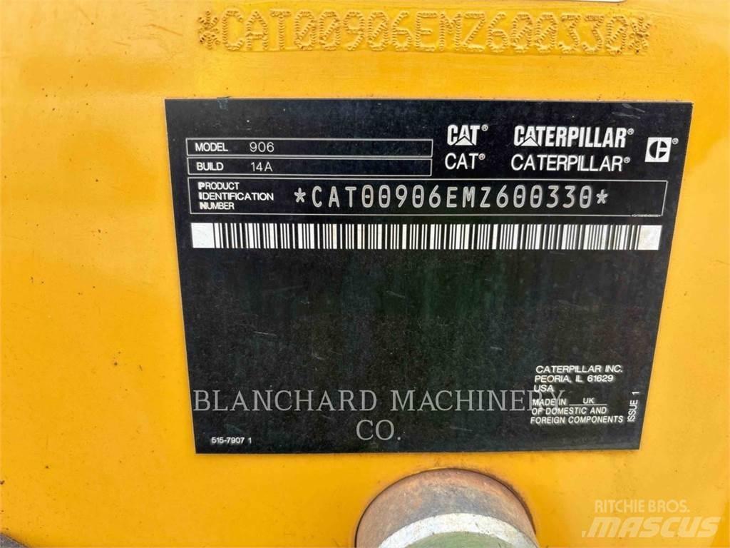 CAT 906 لوادر بعجل