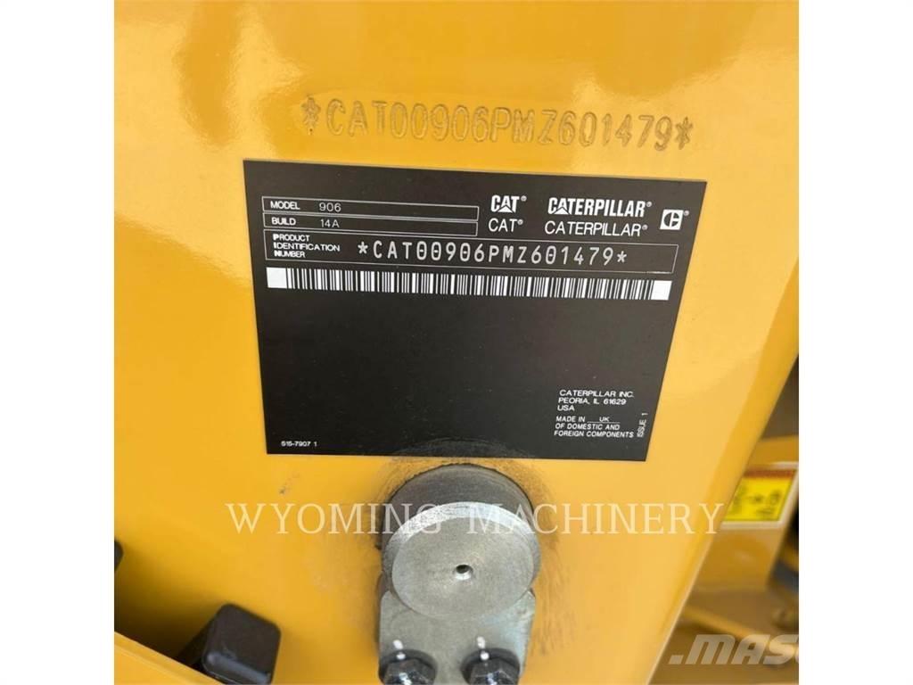 CAT 906 لوادر بعجل