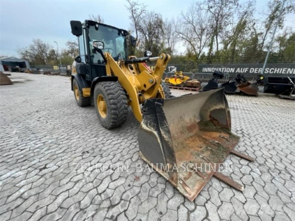 CAT 906-14 لوادر بعجل