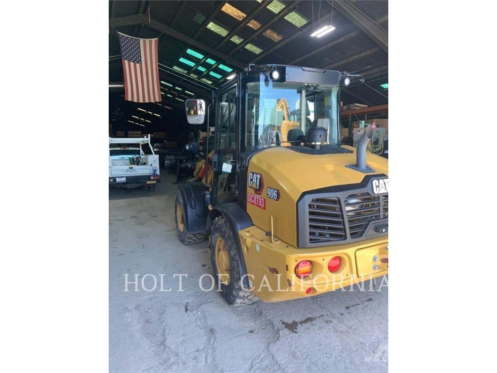 CAT 906-14 لوادر بعجل