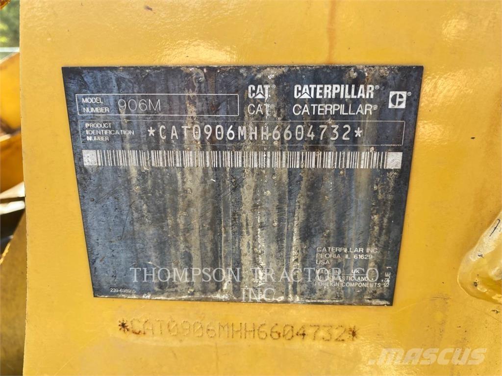 CAT 906 M لوادر بعجل