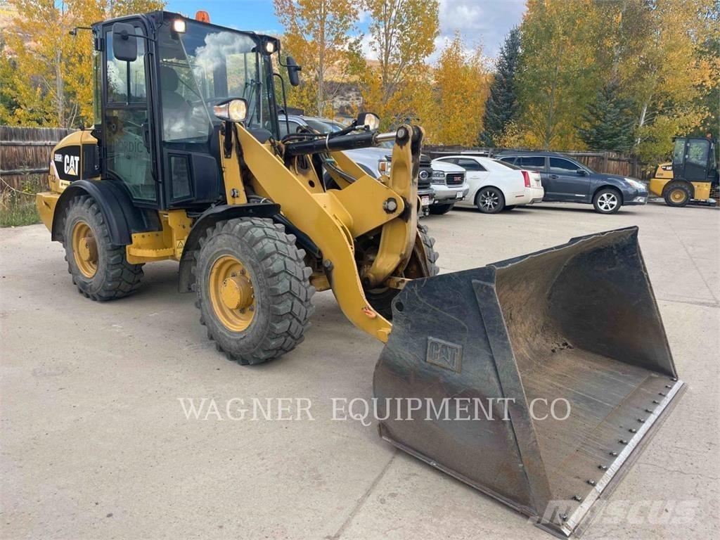 CAT 906H2 لوادر بعجل