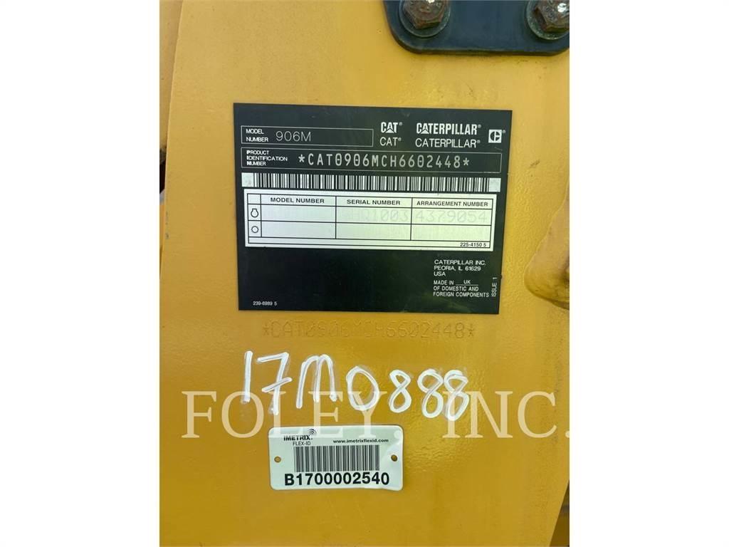 CAT 906M لوادر بعجل
