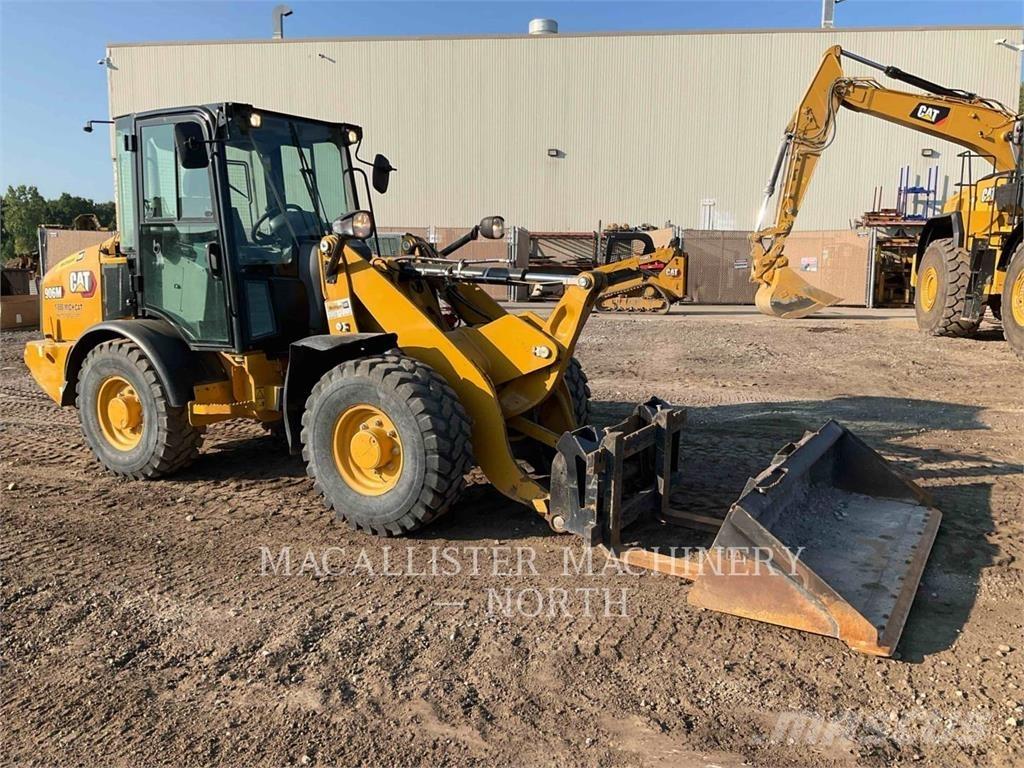 CAT 906M AW+ لوادر بعجل