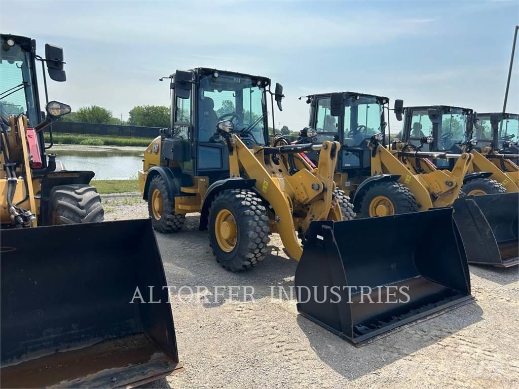 CAT 907-14 لوادر بعجل