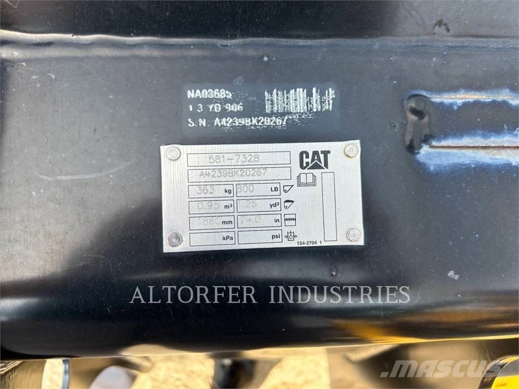 CAT 907-14 لوادر بعجل