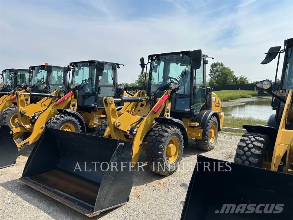 CAT 907-14 لوادر بعجل