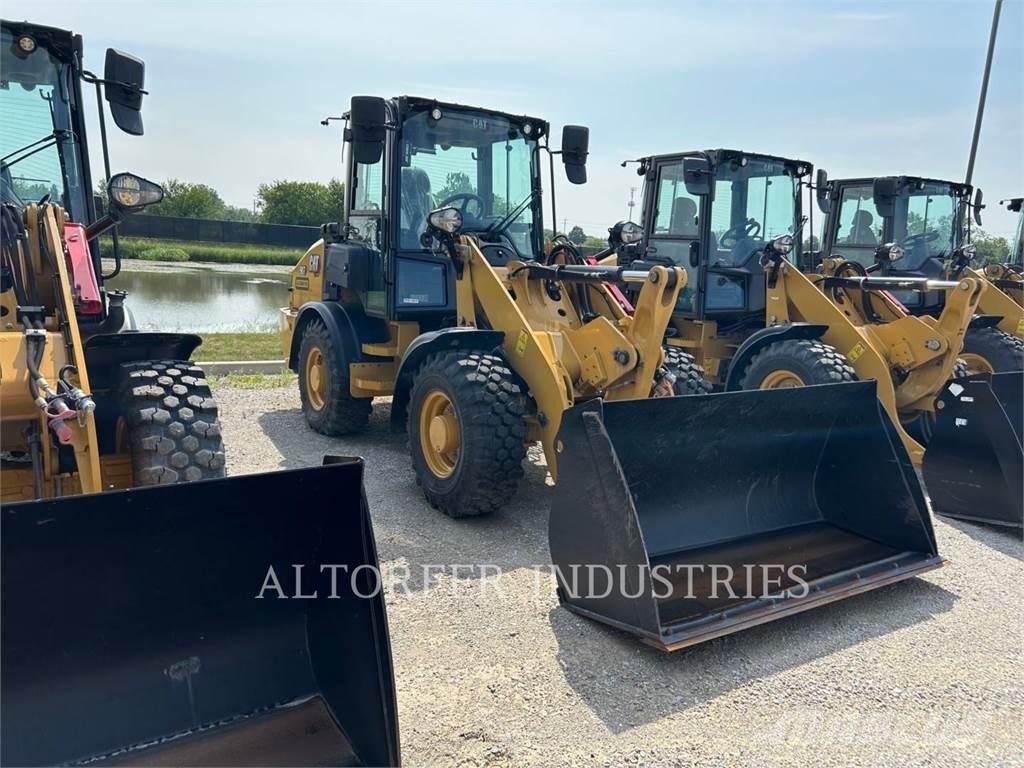 CAT 907-14 لوادر بعجل