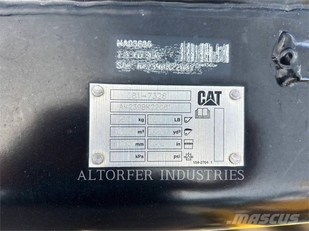 CAT 907-14 لوادر بعجل
