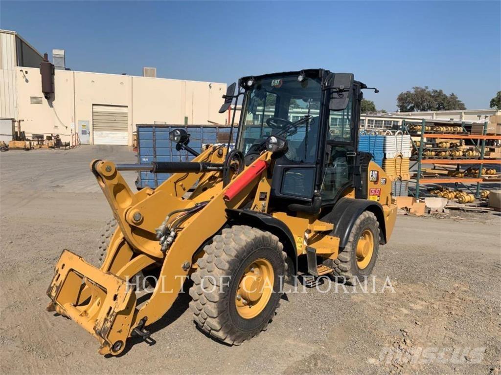 CAT 907-14 لوادر بعجل
