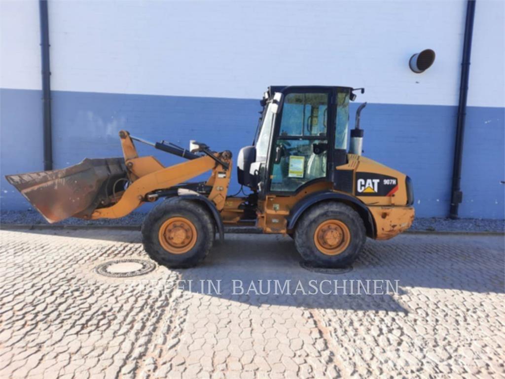 CAT 907H لوادر بعجل