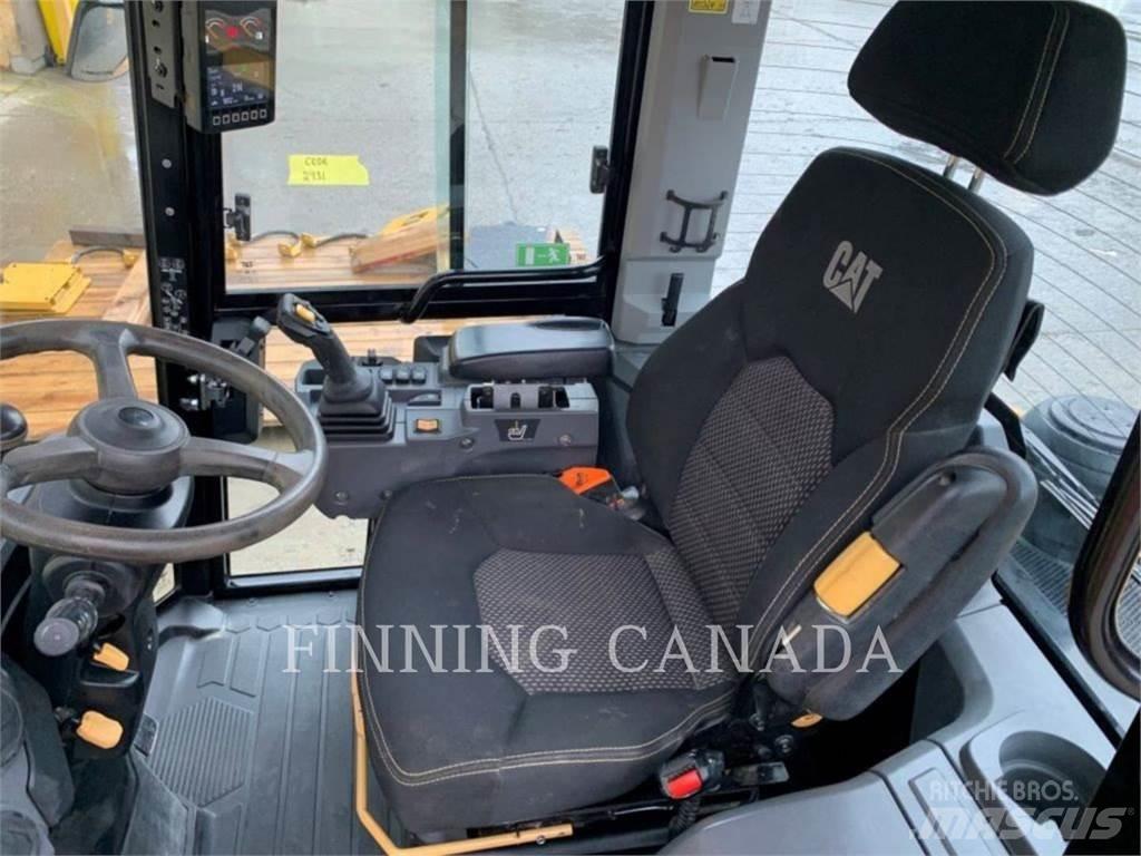 CAT 908-14 لوادر بعجل