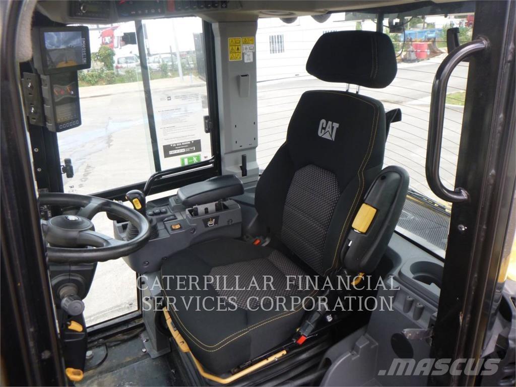 CAT 908-14 لوادر بعجل