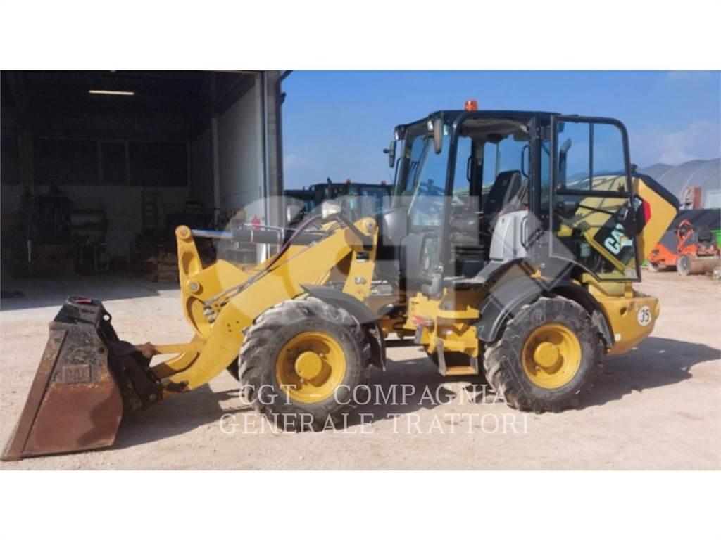 CAT 908 M لوادر بعجل
