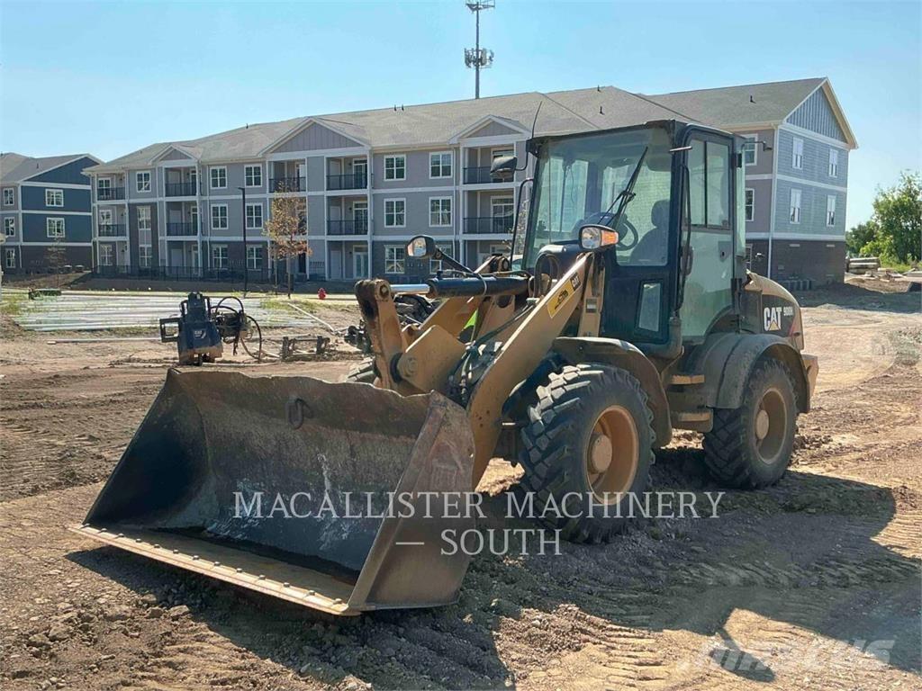 CAT 908H2 لوادر بعجل