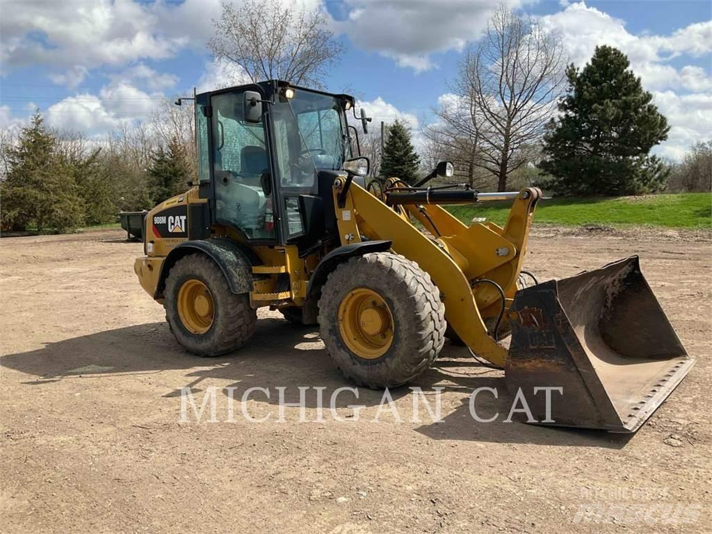 CAT 908M لوادر بعجل