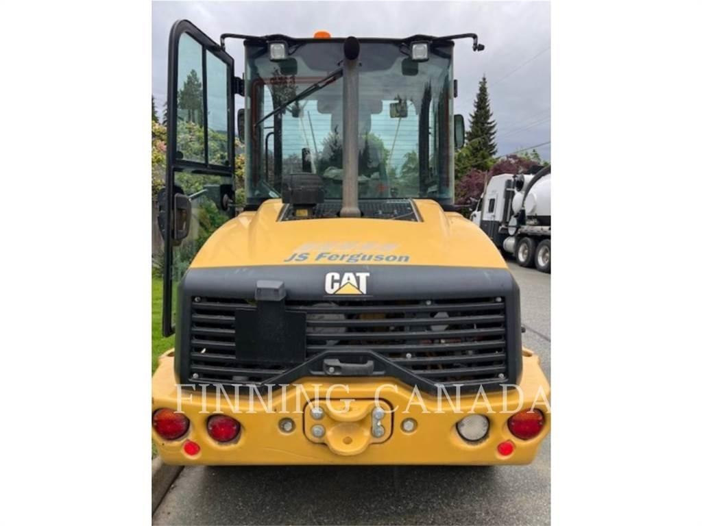CAT 908M لوادر بعجل