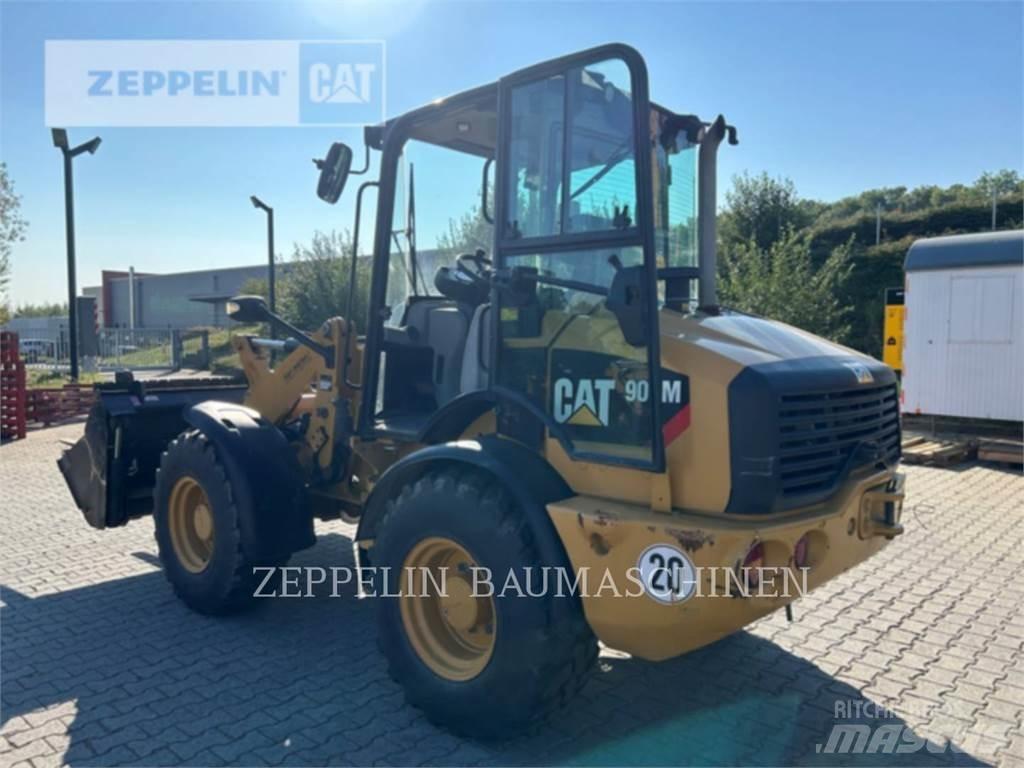 CAT 908M لوادر بعجل