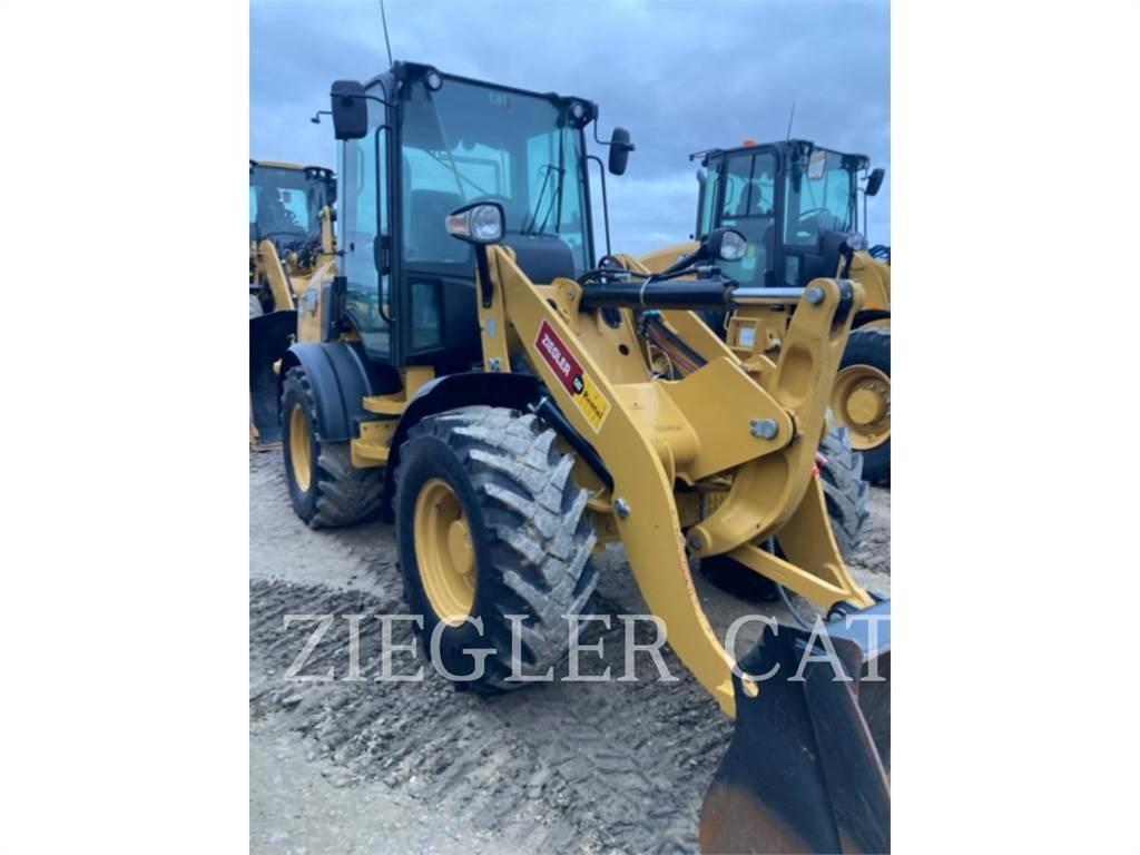 CAT 908M لوادر بعجل