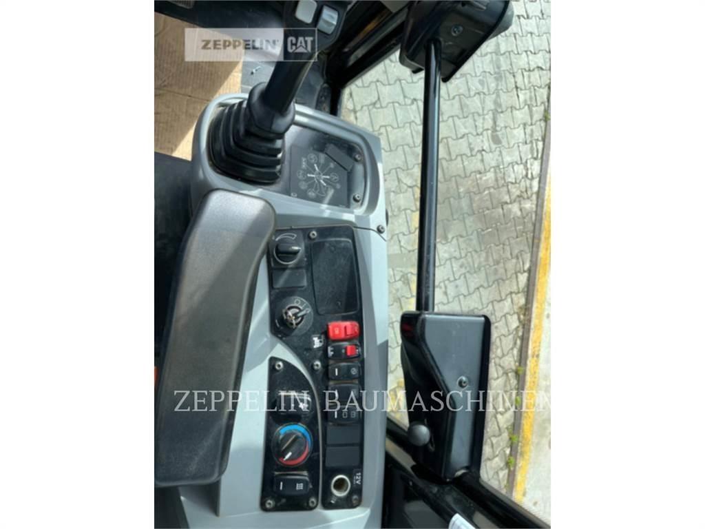 CAT 908M لوادر بعجل