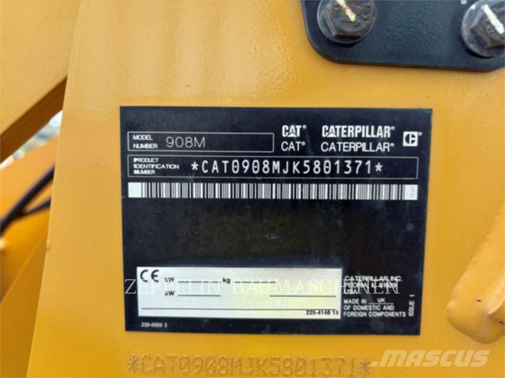 CAT 908M لوادر بعجل