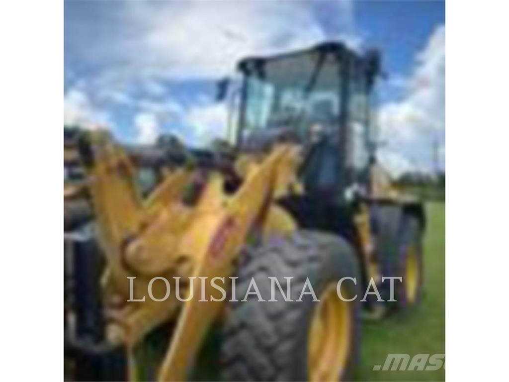 CAT 910 لوادر بعجل